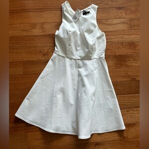 Elegant White Sleeveless Dress women’s size small new with tags